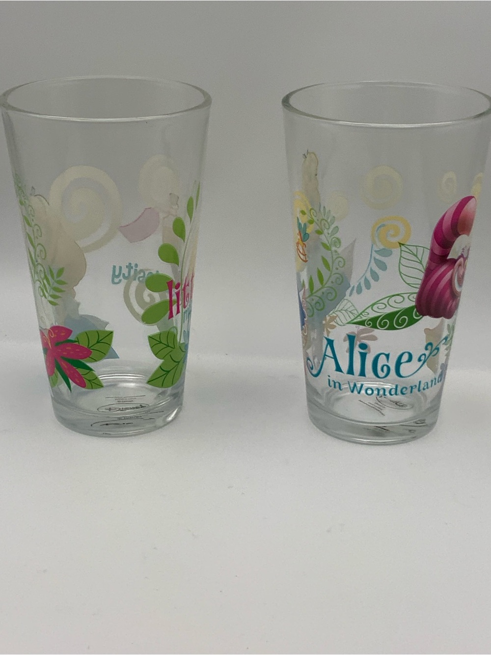 Disney's Alice In Wonderland 16 oz glasses Like new set of 2